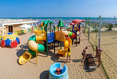 Games for children at the Malù beach