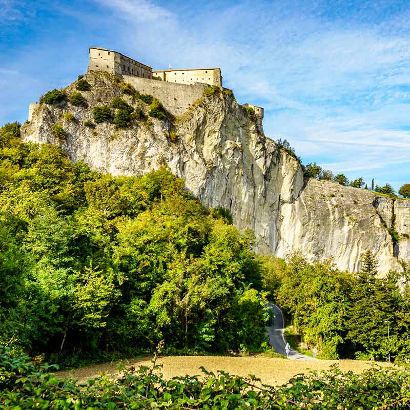 San Leo il borgo della Valmarecchia tra storia e leggenda!