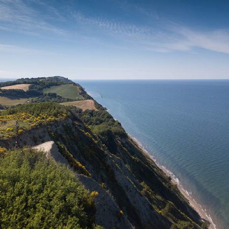 3 luoghi da visitare sul Monte San Bartolo: una fantastica passeggiata panoramica