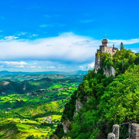Un percorso all'aria aperta per visitare le bellezze di San Marino