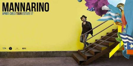 Sul palco dell’Arena della Regina Mannarino in concerto